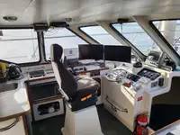 Tàu kéo lưới để bán