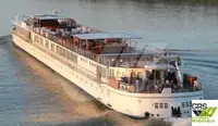 Tàu du lịch để bán