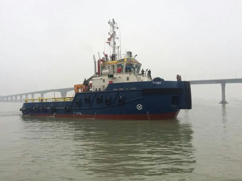 Tàu kéo để bán