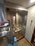Tàu làm việc để bán