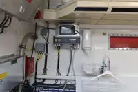 Tàu cứu hộ để bán