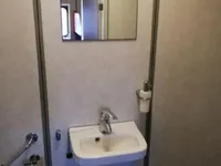 Tàu chở thủy thủ đoàn để bán