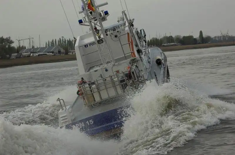 Tàu tuần tra để bán