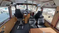 Tàu dẫn đường để bán