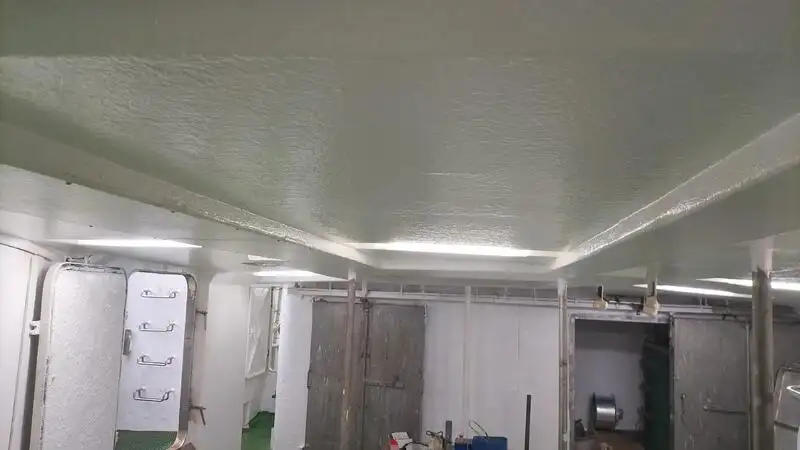 Tàu kéo lưới để bán