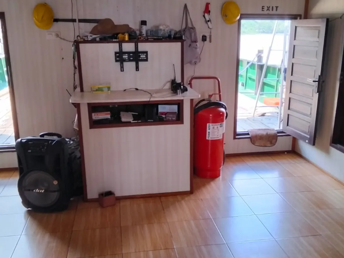 Tàu đổ bộ, chở hàng để bán