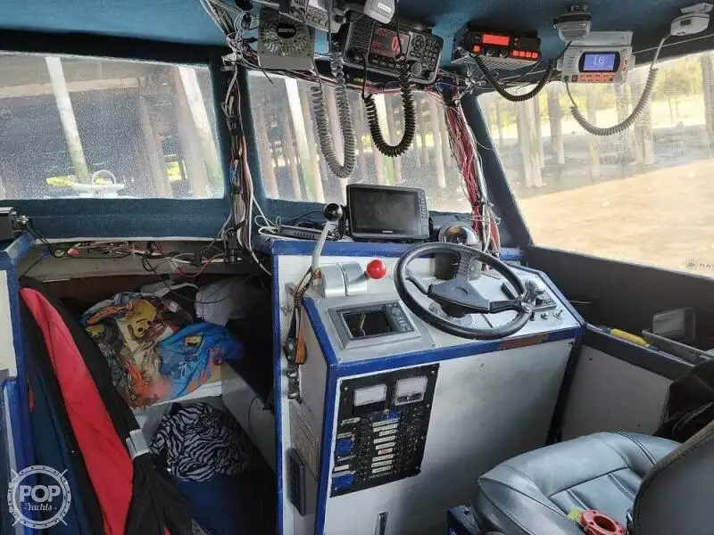 Tàu câu dài để bán