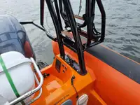 Tàu container để bán