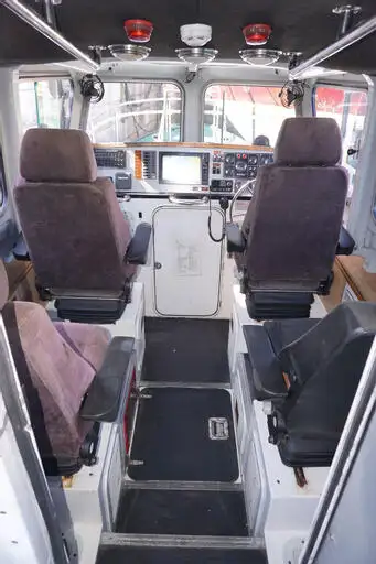 Tàu dẫn đường để bán