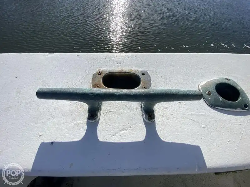 Tàu kéo lưới để bán