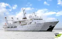 Tàu du lịch để bán