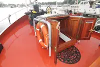 Tàu du lịch để bán