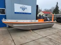 Tàu làm việc để bán