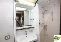 Tàu du lịch để bán