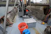 Tàu kéo lưới để bán