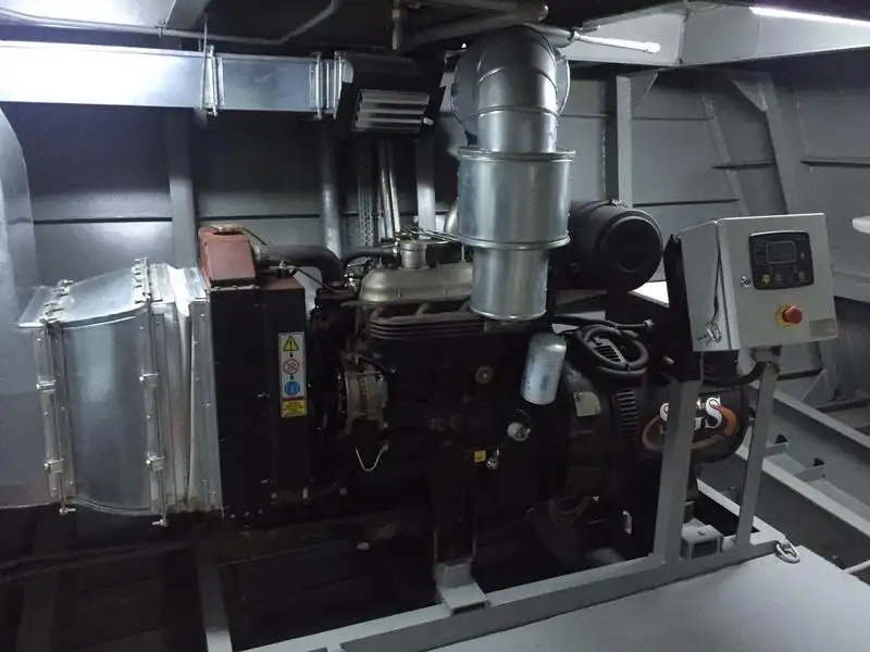 Tàu du lịch để bán