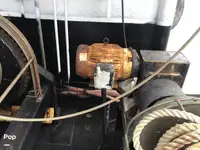 Tàu kéo lưới để bán