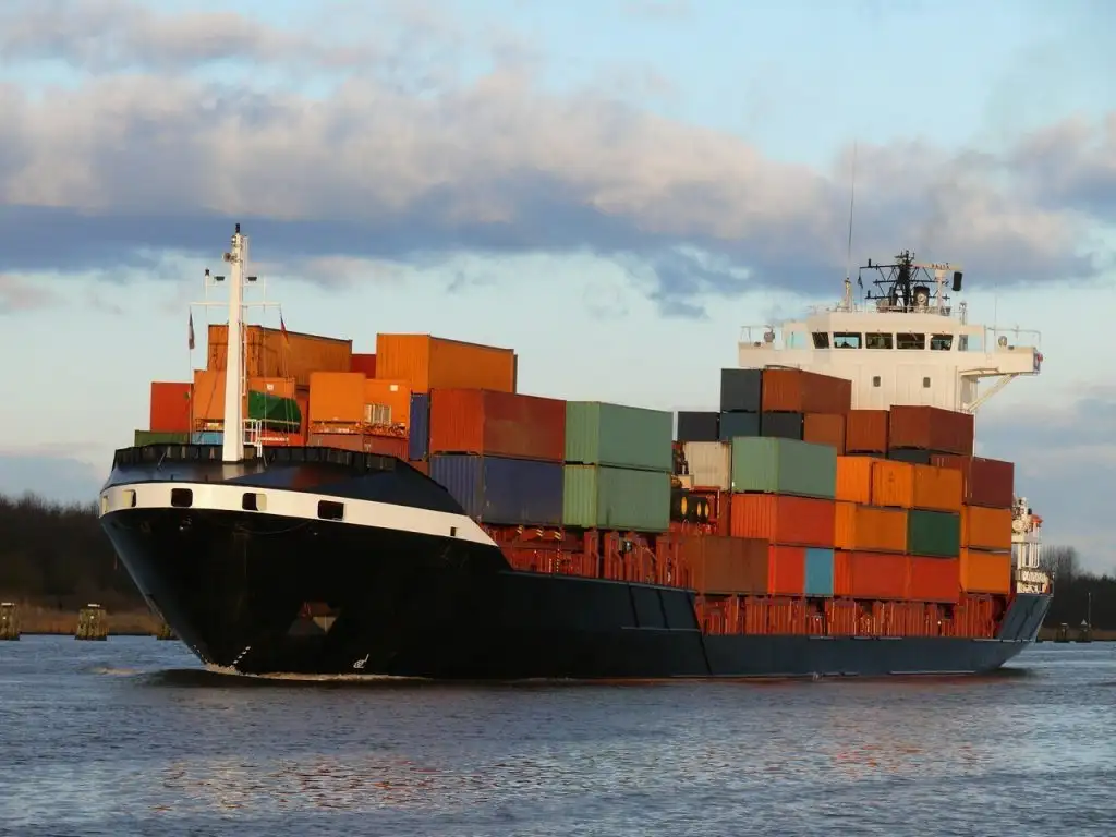 Tàu container để bán