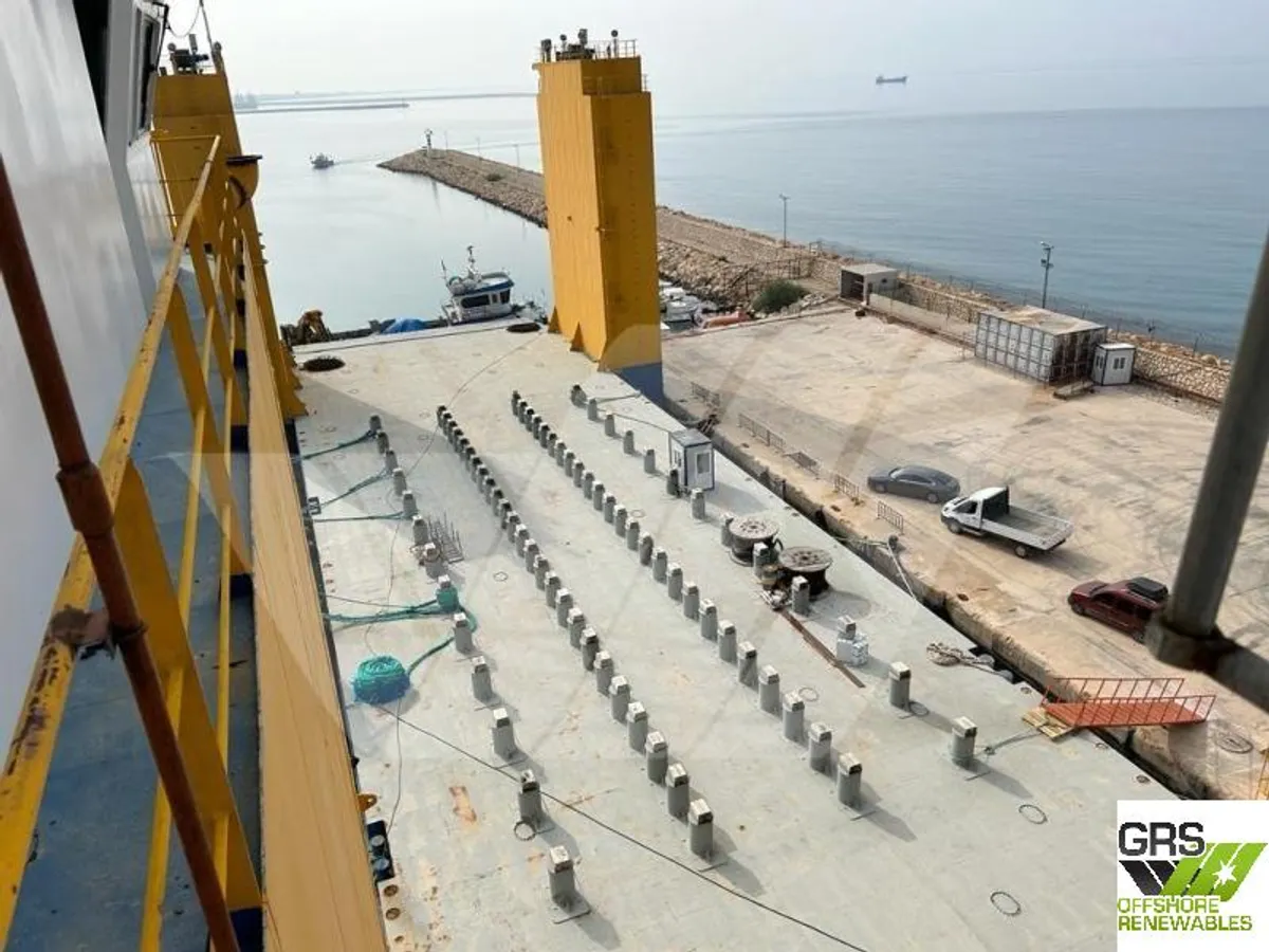 Bến nổi để bán