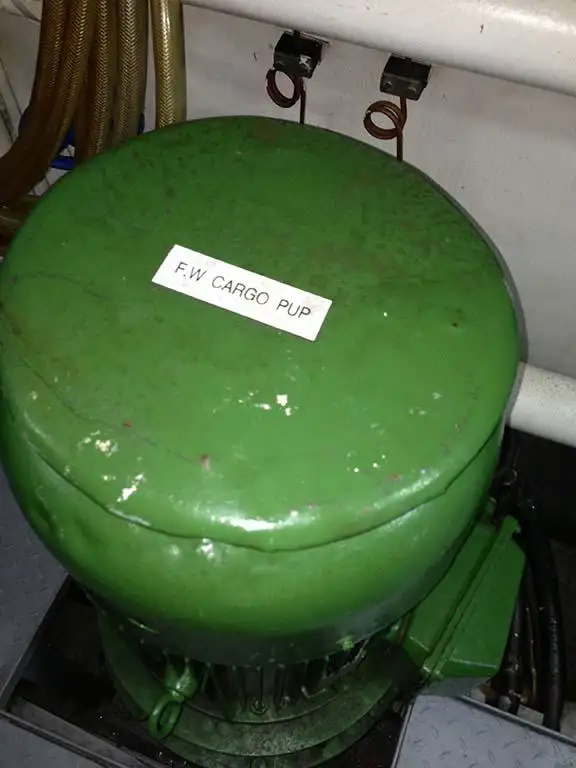 Tàu kéo để bán