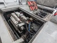 Tàu làm việc để bán