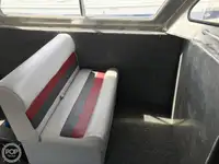 Tàu chở thủy thủ đoàn để bán