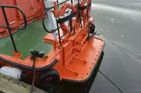 Tàu dẫn đường để bán