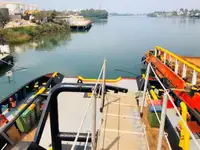 Tàu kéo để bán