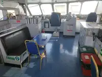 Tàu chở thủy thủ đoàn để bán