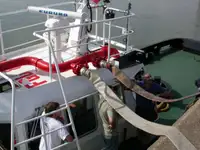 Tàu kéo để bán