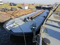 Sà lan để bán