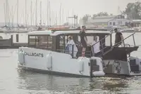 Tàu container rao bán