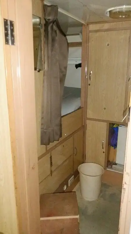 Tàu câu dài để bán