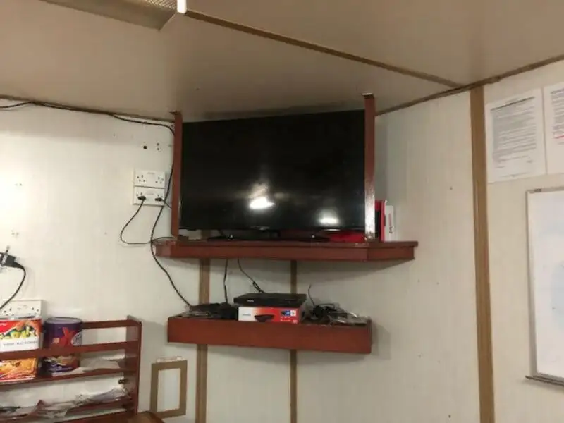 Tàu kéo để bán