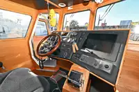 Tàu làm việc để bán