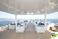 Tàu du lịch để bán