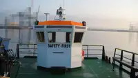 Tàu làm việc để bán