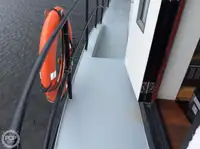 Tàu kéo để bán
