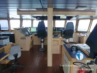 Tàu kéo lưới để bán