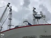 Tàu kéo lưới để bán