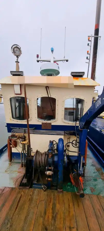 Tàu kéo để bán