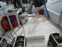 Tàu kéo lưới để bán