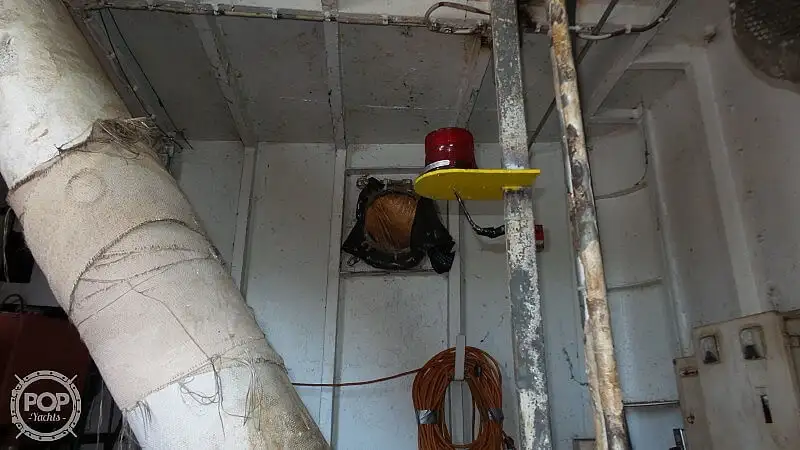 Tàu kéo để bán