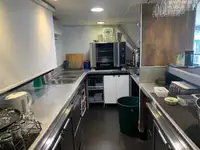 Tàu du lịch để bán