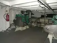 Tàu làm việc để bán