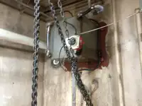 Tàu kéo lưới để bán