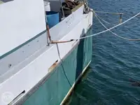 Tàu câu dài để bán