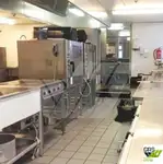 Sà lan chở người để bán