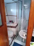 Tàu làm việc để bán