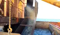 Tàu nạo vét để bán